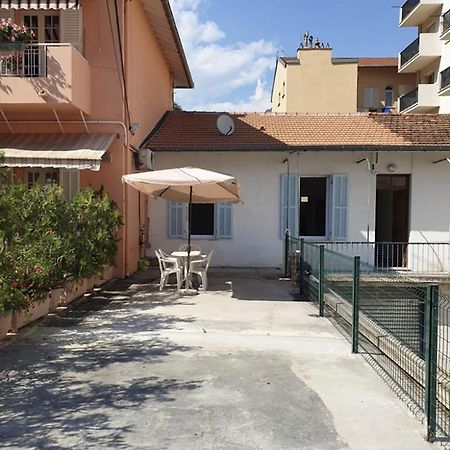 Calme Et Tranquillite Et Un Soupir Villa Menton Luaran gambar
